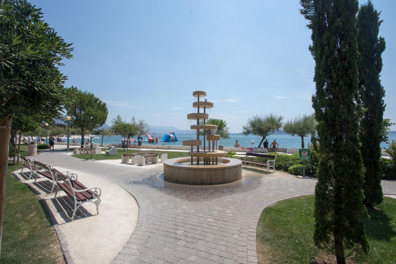 Castel Beachfront Apartment Kastela Exterior photo